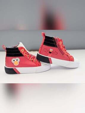 NWOT Sesame Street Elmo Unisex Toddler (Size 8) High-Top Sneakers/Running Shoes